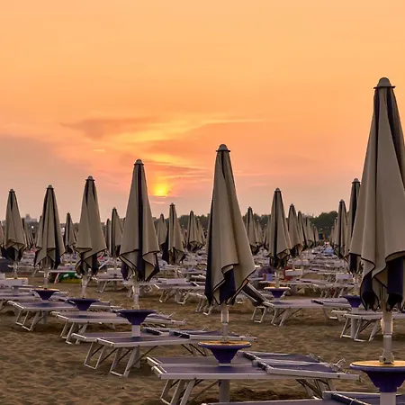 Cozy Flat With Balcony In Bibione