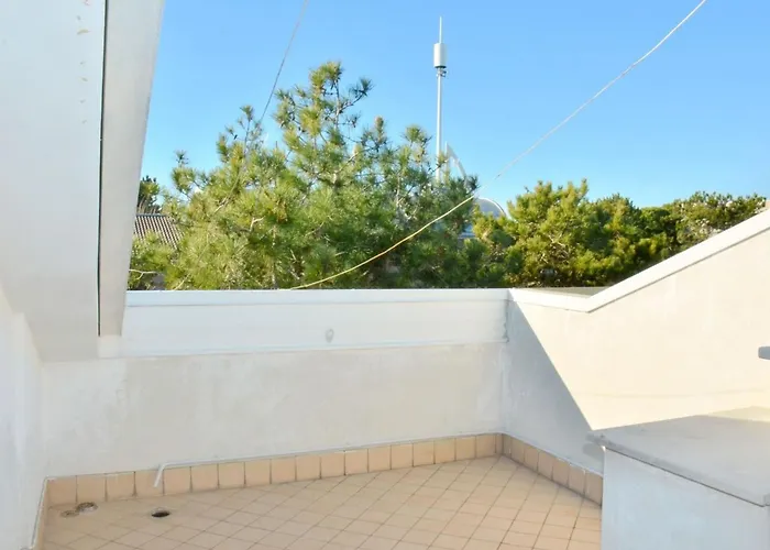 Cozy Flat With Balcony In