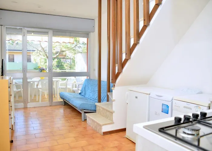 Cozy Flat With Balcony In Appartement *